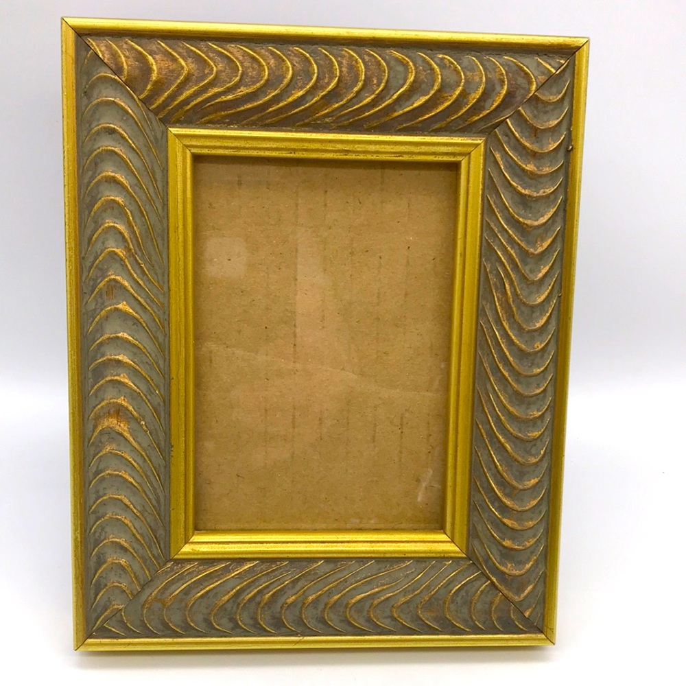 Vintage Thick Heavy Wooden Carved Gold Wash/Painted Easel Frame - Picture 1 of 6